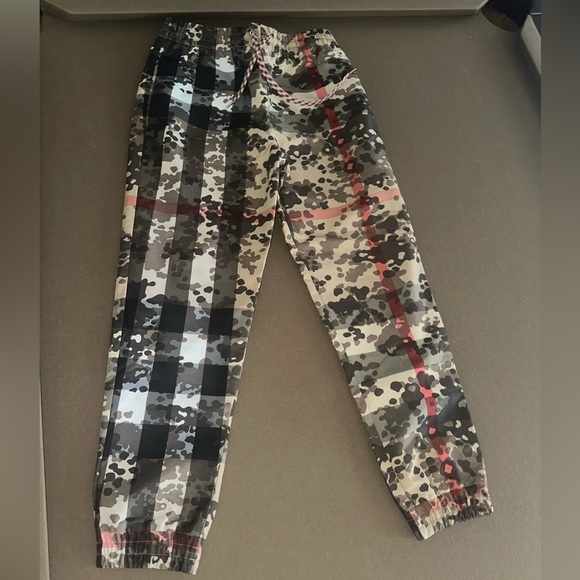 Burberry pants - Picture 3 of 8